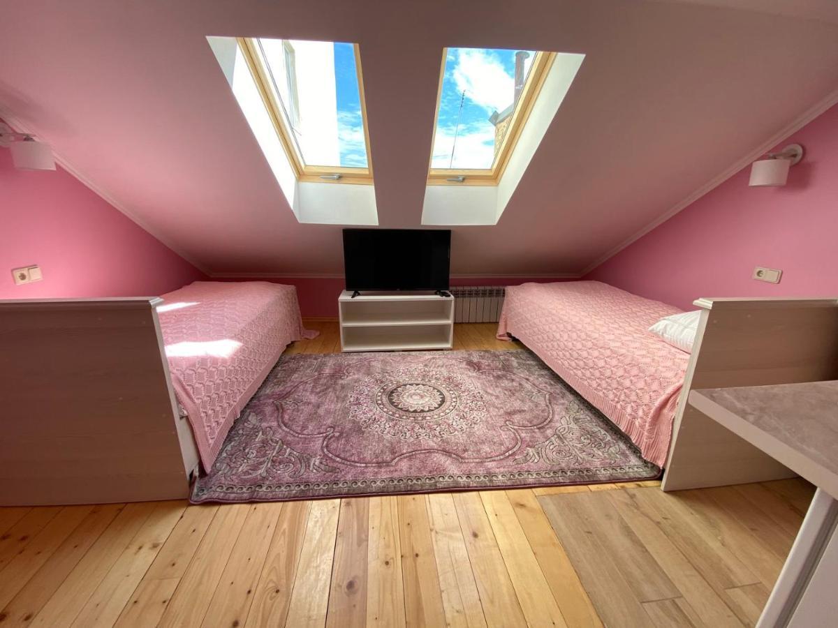 Аpartment For Lady Apartment Чернивци Екстериор снимка