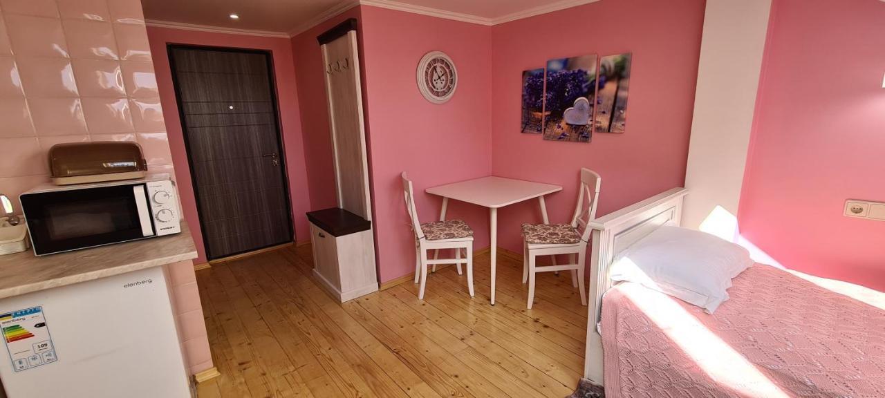 Аpartment For Lady Apartment Чернивци Екстериор снимка