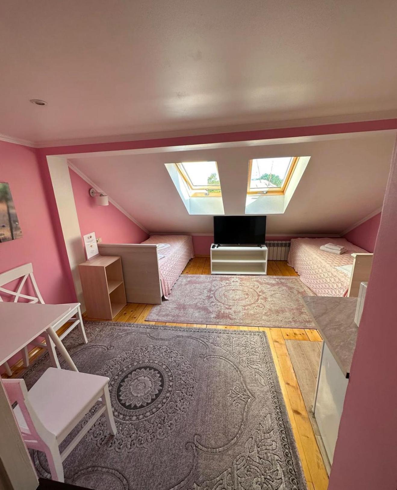 Аpartment For Lady Apartment Чернивци Екстериор снимка